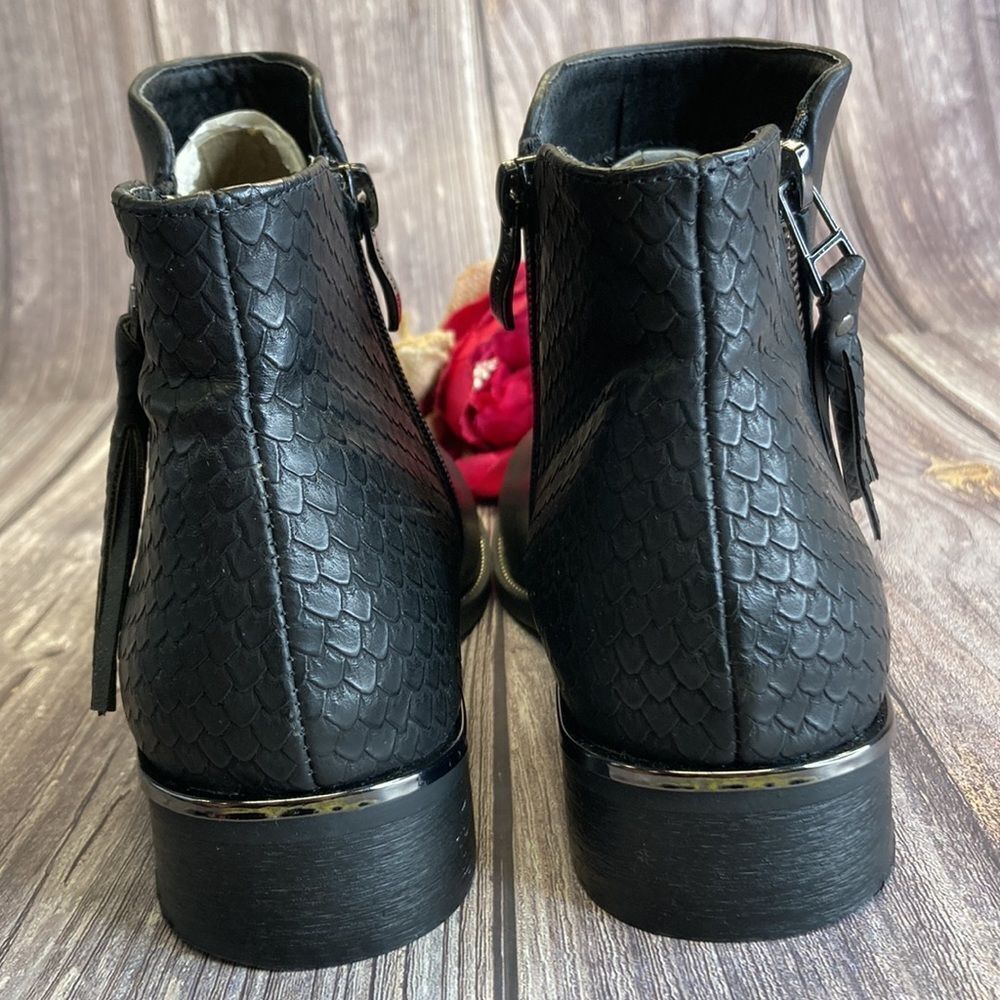 WANTED Amaretto Black Croc-Embossed Detail Ankle Bootie 7M - Picture 8 of 11